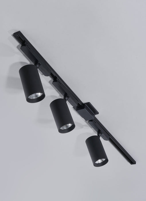 Soltech Hardwired Highland™ Track Light System Wide (60 degrees) / Black / 3 Lights - LED Grow Lights Depot