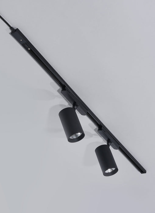 Soltech Highland™ LED Track Light System Narrow (36 Degrees) / Black / 2 lights - LED Grow Lights Depot