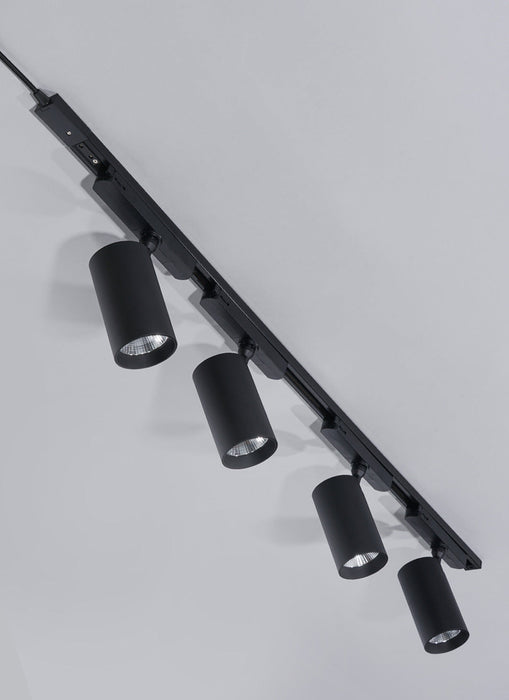 Soltech Highland™ LED Track Light System Wide (60 Degrees) / Black / 4 lights - LED Grow Lights Depot